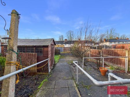 3 bedroom Terraced House for sale in Glen Avon, Wrexham, LL12