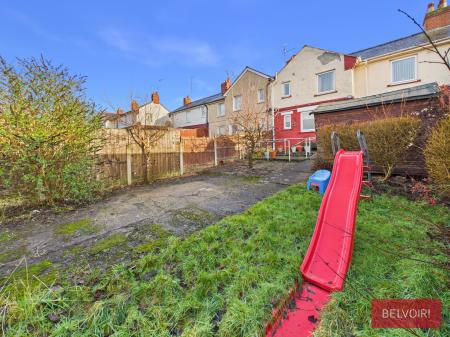 3 bedroom Terraced House for sale in Glen Avon, Wrexham, LL12