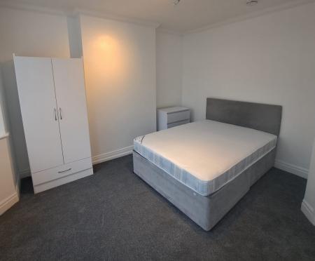 1 bedroom House share to let in Room 1, Court Road