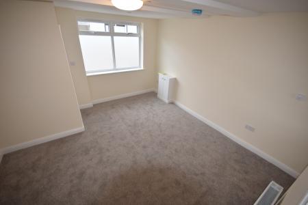 2 bedroom Detached house to let in Market Street, Rhosllanerchrugog, Wrexham, LL14