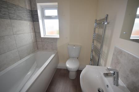2 bedroom Detached house to let in Market Street, Rhosllanerchrugog, Wrexham, LL14