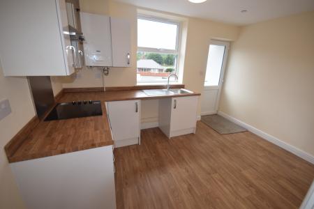 2 bedroom Detached house to let in Market Street, Rhosllanerchrugog, Wrexham, LL14