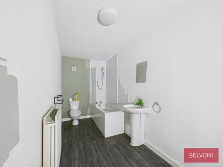 3 bedroom Flat to let in Railway Road, Cefn Mawr, LL14