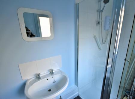 2 bedroom Terraced House to let in Vernon Street, Rhosddu, Wrexham, LL11