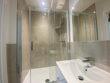 1 bedroom Studio flat to let in King Street, Wrexham, LL11