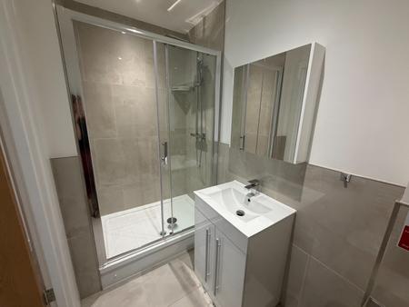 1 bedroom Studio flat to let in King Street, Wrexham, LL11