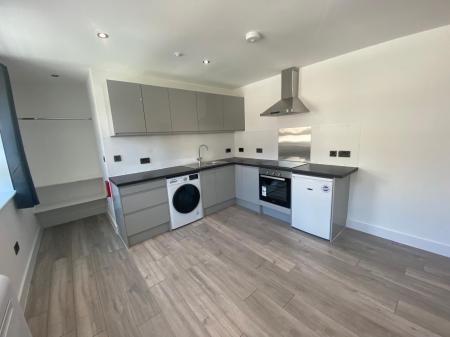 1 bedroom Studio flat to let in King Street, Wrexham, LL11