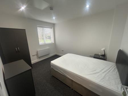 1 bedroom House share to let in Rhosddu Road, Wrexham, LL11