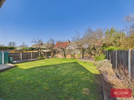 4 bedroom Detached house to let in Denning Road, Borras, LL12