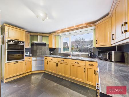 4 bedroom Detached house to let in Denning Road, Borras, LL12