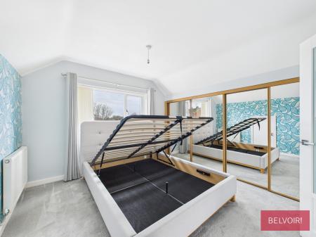 4 bedroom Detached house to let in Denning Road, Borras, LL12