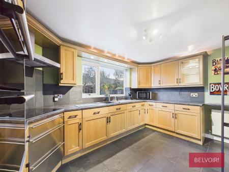 4 bedroom Detached house to let in Denning Road, Borras, LL12