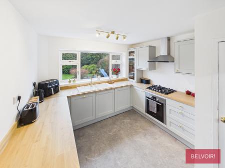 4 bedroom Detached house for sale in Wyndham Drive, Cefn Y Bedd, Wrexham, LL12