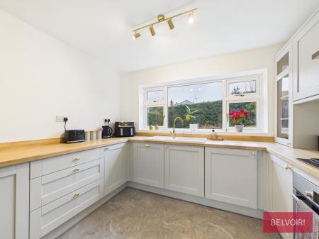 4 bedroom Detached house for sale in Wyndham Drive, Cefn Y Bedd, Wrexham, LL12