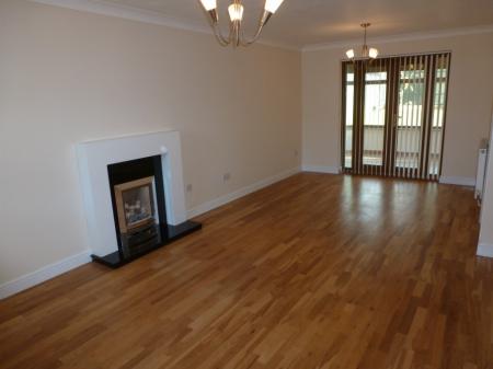 3 bedroom Detached house to let in Newmarket Rise, Wrexham, LL13