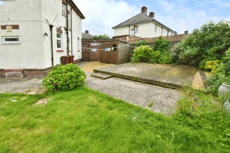 3 bedroom Semi-detached house to let in Estyn Close, Hope, LL12