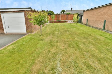 3 bedroom Bungalow to let in Brecon Close, Borras, LL12