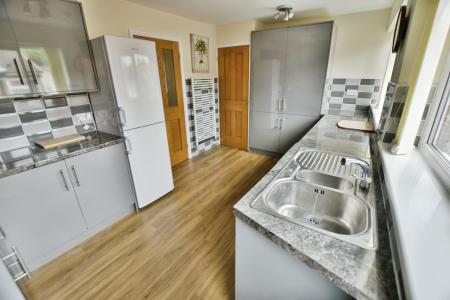 3 bedroom Bungalow to let in Brecon Close, Borras, LL12