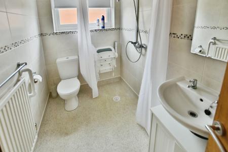 3 bedroom Bungalow to let in Brecon Close, Borras, LL12