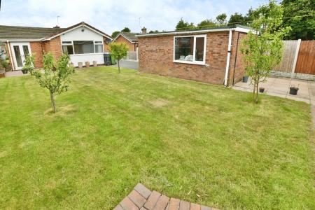 3 bedroom Bungalow to let in Brecon Close, Borras, LL12