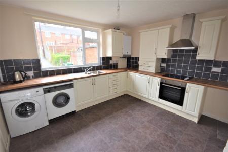3 bedroom Terraced House to let in Bryn Offa, Wrexham, LL13