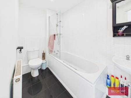 2 bedroom Flat for sale in Lamberton Drive, Brymbo, Wrexham, LL11