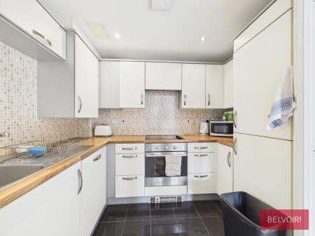 2 bedroom Flat for sale in Lamberton Drive, Brymbo, Wrexham, LL11