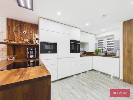 3 bedroom End of terrace house to let in Charles Street, Brymbo, LL11