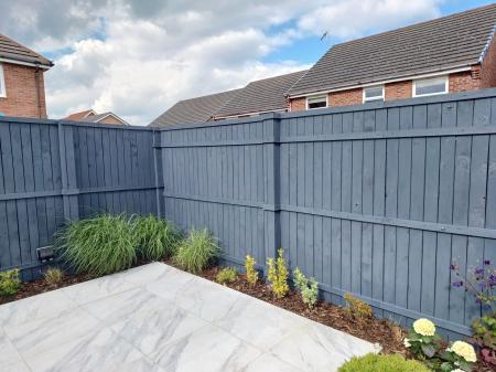 3 bedroom End of terrace house to let in Charles Street, Brymbo, LL11