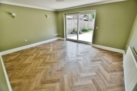 4 bedroom Detached house for sale in Rhuddlan Road, Acrefair, LL14