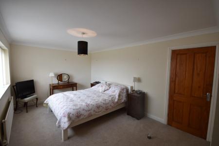 2 bedroom Terraced House to let in Parker Drive, Farndon, CH3