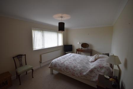 2 bedroom Terraced House to let in Parker Drive, Farndon, CH3