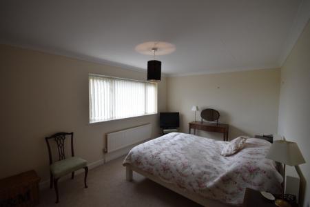 2 bedroom Terraced House to let in Parker Drive, Farndon, CH3
