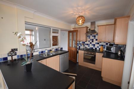 2 bedroom Terraced House to let in Parker Drive, Farndon, CH3