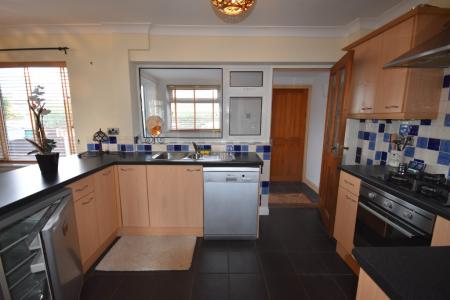 2 bedroom Terraced House to let in Parker Drive, Farndon, CH3
