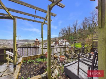 3 bedroom End of terrace house for sale in Swan Terrace, Woodlands Road