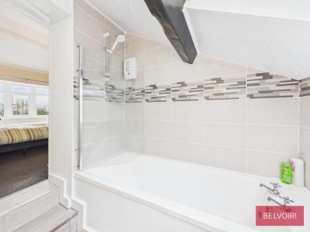 3 bedroom End of terrace house for sale in Swan Terrace, Woodlands Road