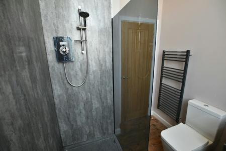 1 bedroom Flat to let in Hall Street, Rhos, LL14