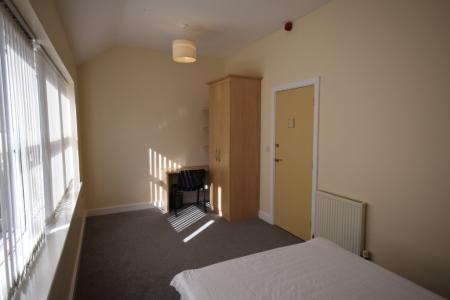 1 bedroom House share to let in Grosvenor Gardens, Wrexham, LL11
