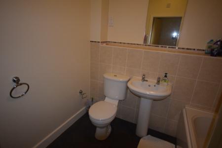 1 bedroom House share to let in Grosvenor Gardens, Wrexham, LL11