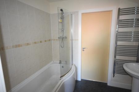 1 bedroom House share to let in Grosvenor Gardens, Wrexham, LL11