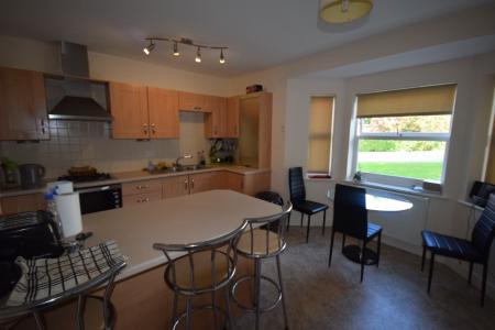 1 bedroom House share to let in Grosvenor Gardens, Wrexham, LL11