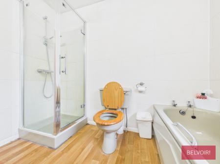 1 bedroom House share to let in Powell Road, Wrexham, LL12