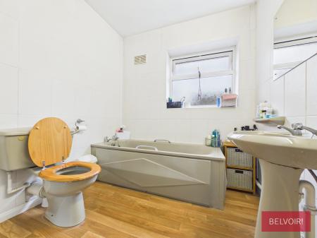 1 bedroom House share to let in Powell Road, Wrexham, LL12