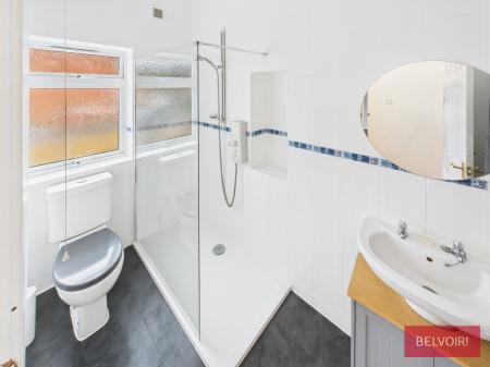 3 bedroom Link detached house to let in Oak Road, Ponciau, LL14