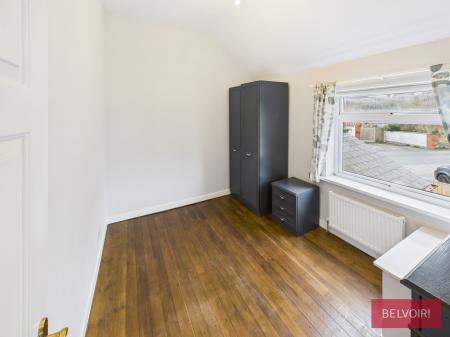 3 bedroom Link detached house to let in Oak Road, Ponciau, LL14