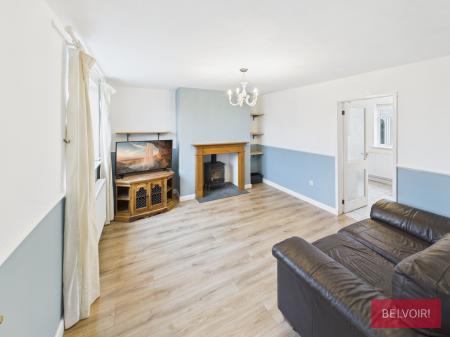 3 bedroom Link detached house to let in Oak Road, Ponciau, LL14