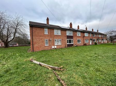 2 bedroom Flat to let in Daniels Drive, Ruabon, LL14