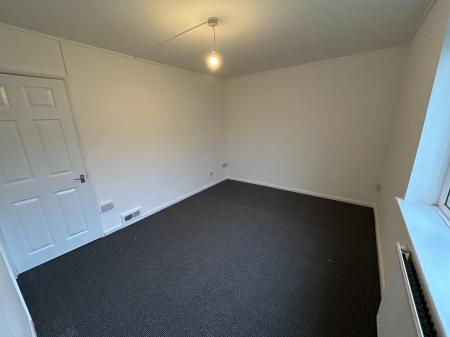 2 bedroom Flat to let in Daniels Drive, Ruabon, LL14