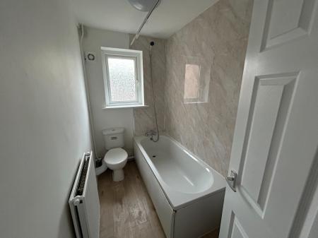 2 bedroom Flat to let in Daniels Drive, Ruabon, LL14